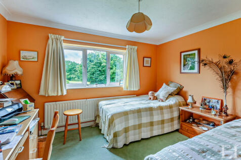 8604416-interiorW...