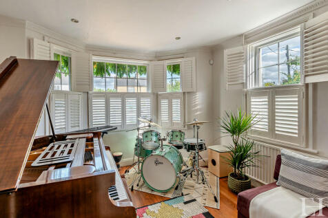 8614765-interiorW...