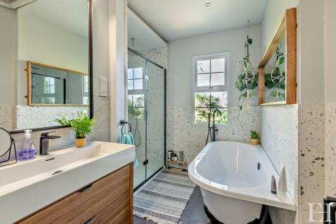 8614765-interiorW...