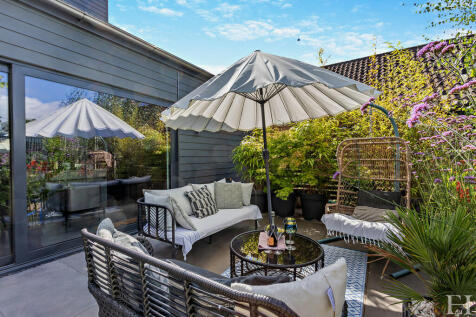 8614767-exteriorW...