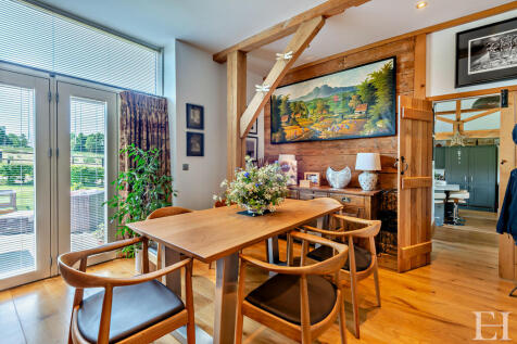8605775-interiorW...