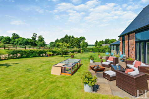 8605775-exteriorW...