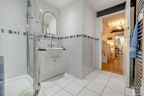 8630706-interior1...
