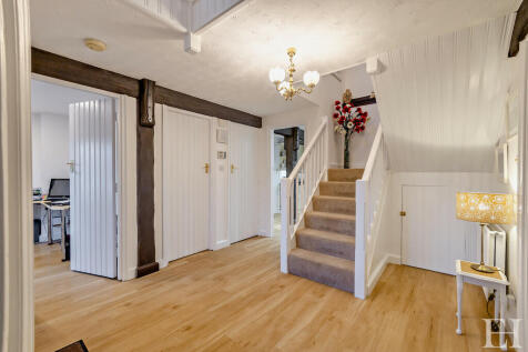8630706-interior1...