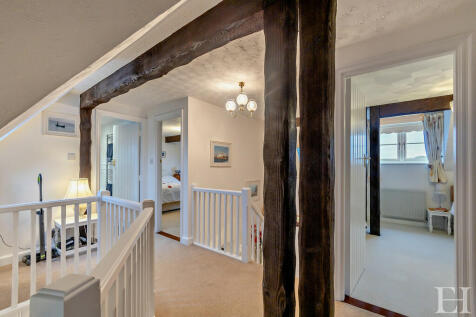 8630706-interior1...