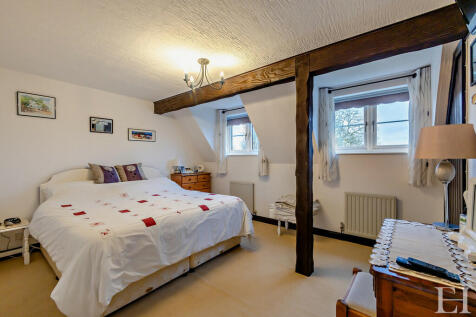 8630706-interior1...