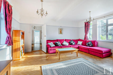 8629705-interior1...