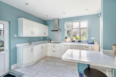 8629705-interior0...