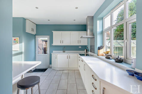 8629705-interior0...