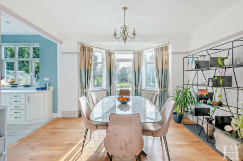8629705-interior0...