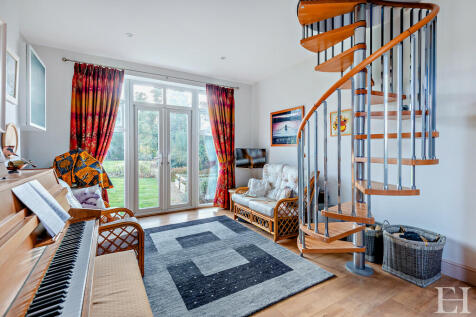 8629705-interior1...