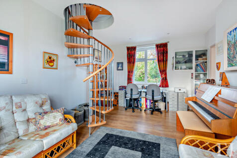 8629705-interior1...