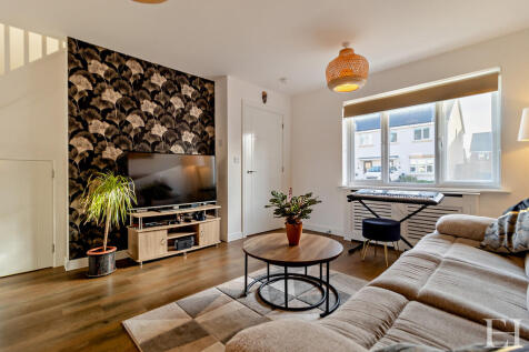 8633781-interior1...
