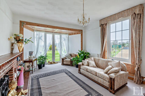 8632433-interior1...