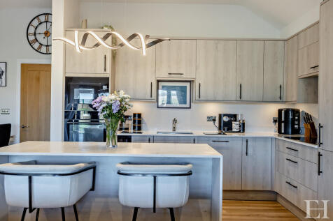 8640995-interiorW...