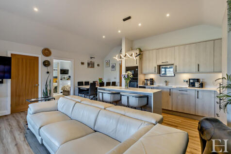 8640995-interiorW...