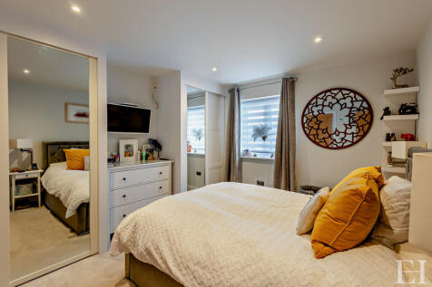 8639615-interiorW...