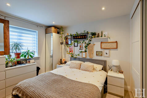 8639615-interiorW...