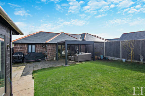 8639615-exteriorW...