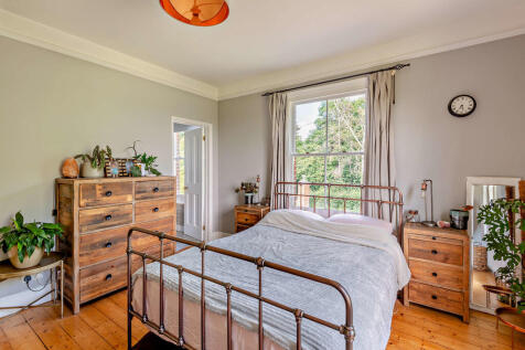 8605776-interior0...
