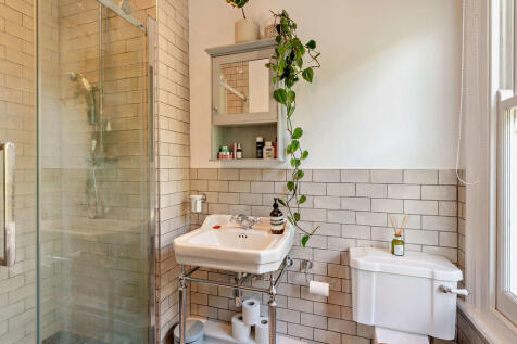 8605776-interior0...