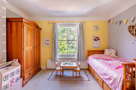 8605776-interior0...