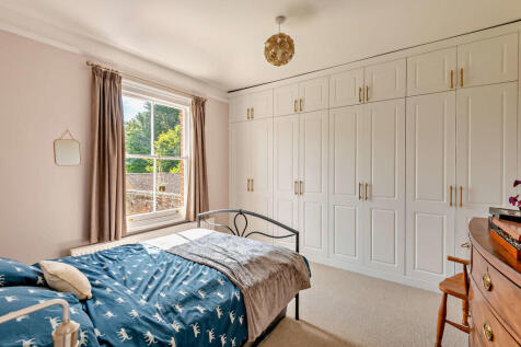 8605776-interior0...