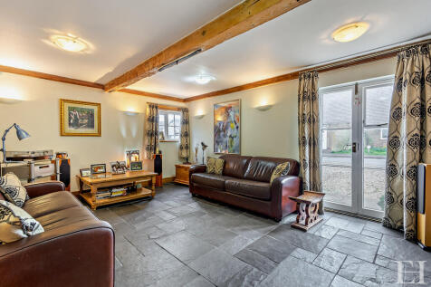 8637094-interiorW...