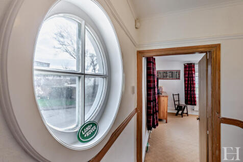 8637094-interiorW...