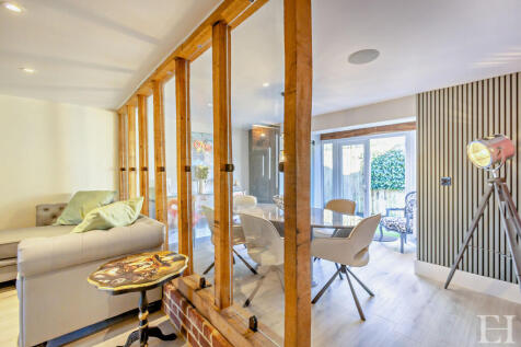 8638920-interiorW...
