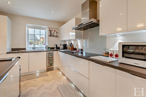 8630549-interior1...