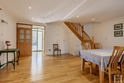 8642742-interiorW...