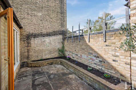 8642742-exteriorW...