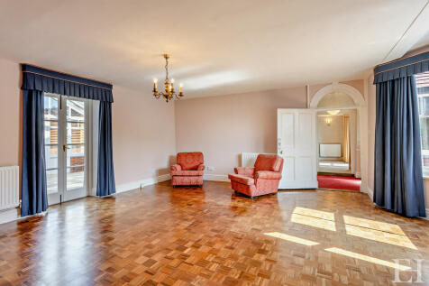 8642632-interiorW...
