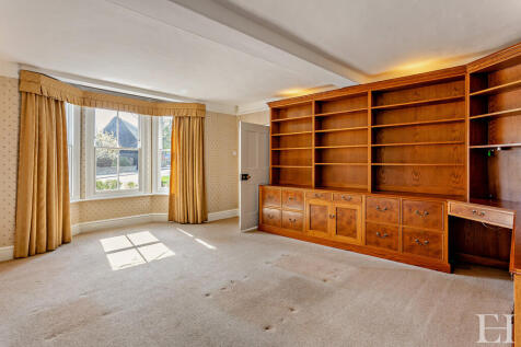 8642632-interiorW...