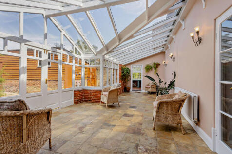 8642632-interior3...