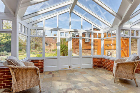 8642632-interior3...