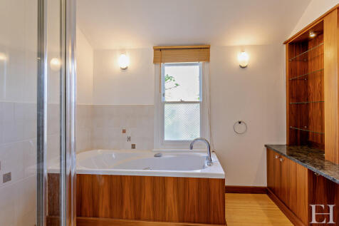 8642632-interiorW...