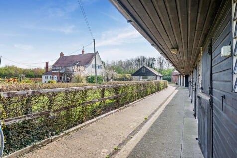 8642721-exterior2...