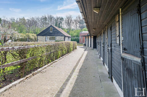 8642721-exteriorW...