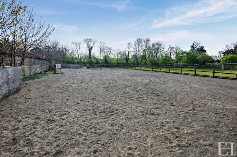 8642721-exteriorW...