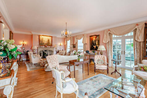 8594340-interiorW...