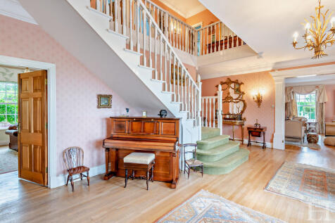 8594340-interiorW...