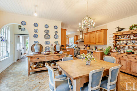 8594340-interiorW...