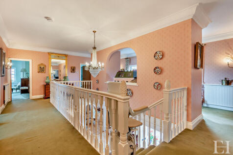 8594340-interiorW...