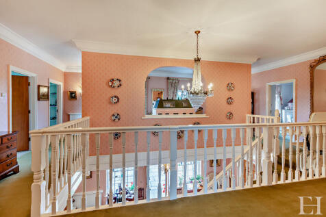 8594340-interiorW...