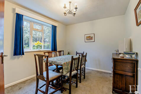 8639363-interiorW...
