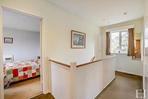 8639363-interiorW...