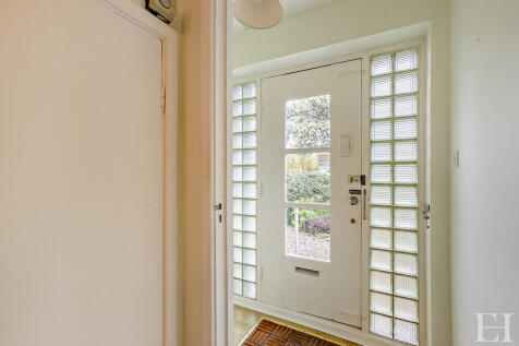 8639363-interiorW...