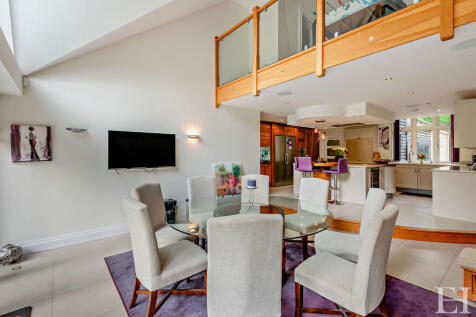 8598871-interiorW...